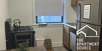 1911 W Larchmont Ave, Unit 2B in Chicago, IL - Building Photo