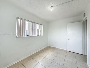8420 SW 133rd Avenue Rd, Unit 412 in Miami, FL - Building Photo - Building Photo