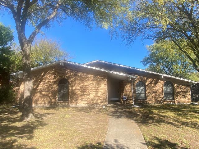 470 McKinley St in Cedar Hill, TX - Building Photo