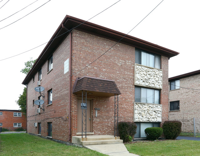 5208 Ridge Ave in Hillside, IL - Building Photo - Building Photo