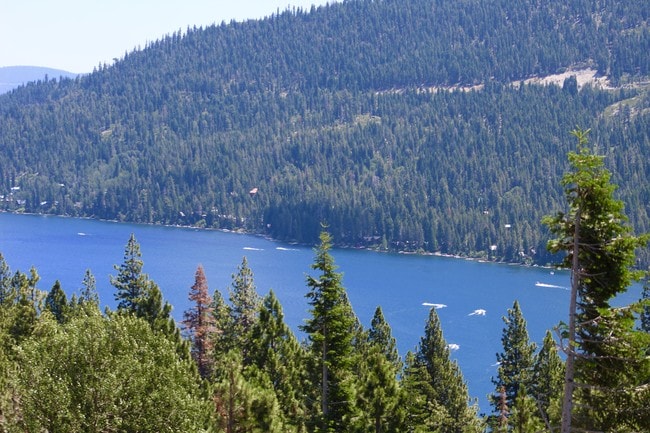 Coburn Crossing in Truckee, CA - Foto de edificio - Building Photo