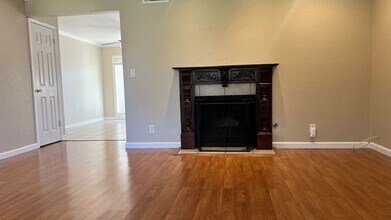 2828 Royal Ann Ln in Concord, CA - Foto de edificio - Building Photo