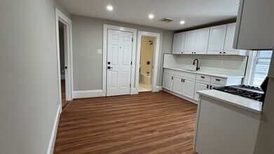 4 Milton St in Lynn, MA - Building Photo - Building Photo
