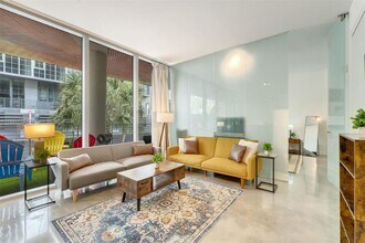 250 NW 24th St in Miami, FL - Building Photo - Building Photo