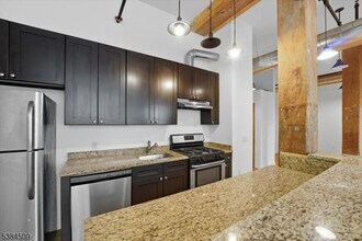 475 S Jefferson St in Orange, NJ - Building Photo - Building Photo