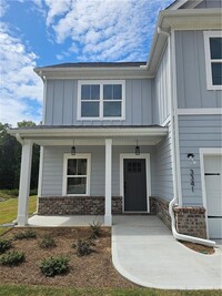 3362 Skyland Dr in Loganville, GA - Foto de edificio - Building Photo