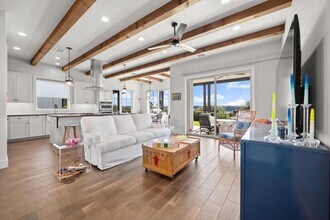 19601 Flying J Blvd in Spicewood, TX - Building Photo - Building Photo