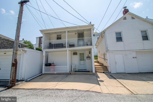 property at 607 W Broadway