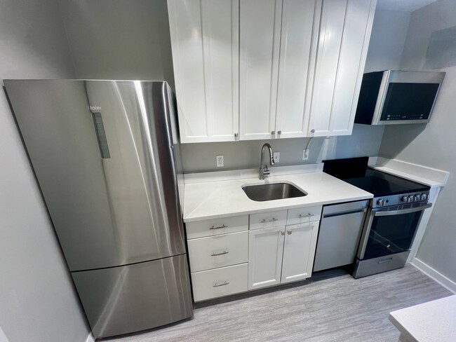property at 17 Auburn Ct
