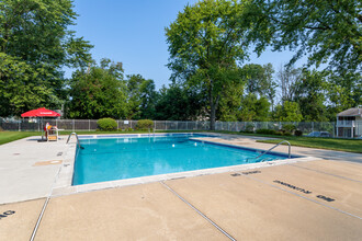 Mill Grove Apartments in Audubon, PA - Foto de edificio - Building Photo