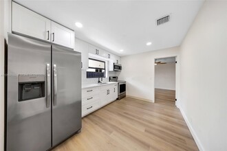 1236 NE 12th Ave in Fort Lauderdale, FL - Building Photo - Building Photo