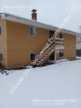 943 Bradley Ave-Unit -2 in Flint, MI - Foto de edificio - Building Photo