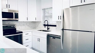 1460 NW 22nd Ct in Fort Lauderdale, FL - Building Photo - Building Photo