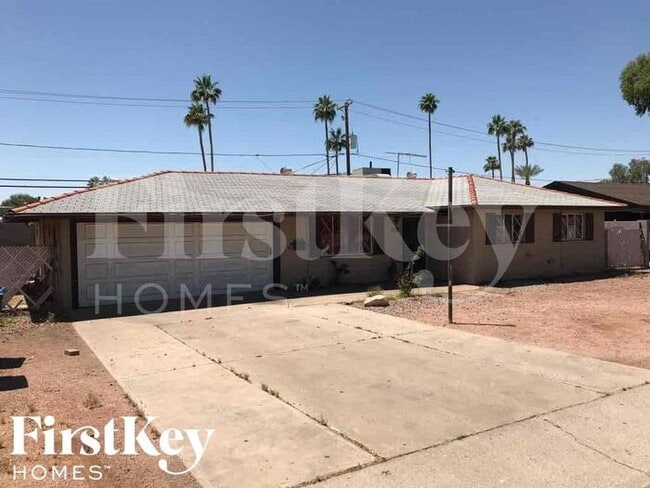 property at 2049 E 3rd Dr