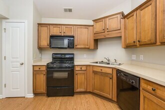 416 Arrowhead Trail in Canton, GA - Building Photo - Building Photo