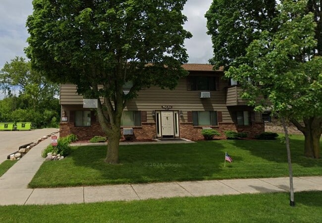 131 Maple Ave S, Unit #1