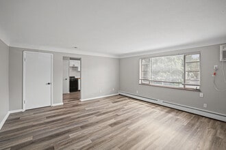 South Hills Apartments in Cleveland, OH - Foto de edificio - Interior Photo