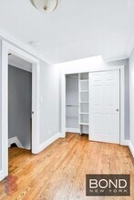 416 E 13th St in New York, NY - Foto de edificio - Building Photo