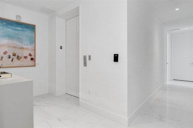 16901 Collins Ave, Unit 3203 in Sunny Isles Beach, FL - Building Photo - Building Photo