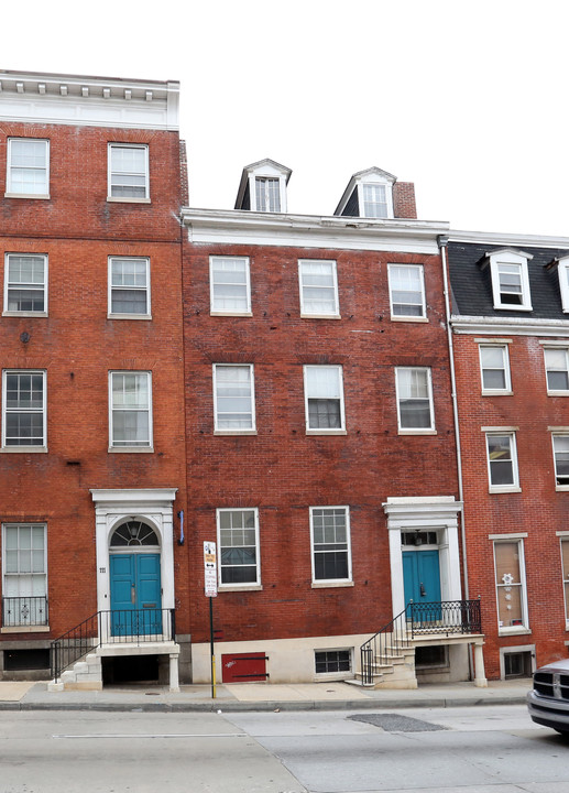 113 W Mulberry St in Baltimore, MD - Building Photo