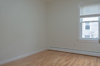 15 Washburn St in New Bedford, MA - Building Photo - Building Photo