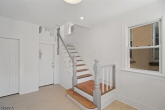 86 Maple Ave in Montclair, NJ - Building Photo - Building Photo