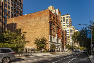 156 W 20th St in New York, NY - Foto de edificio - Building Photo