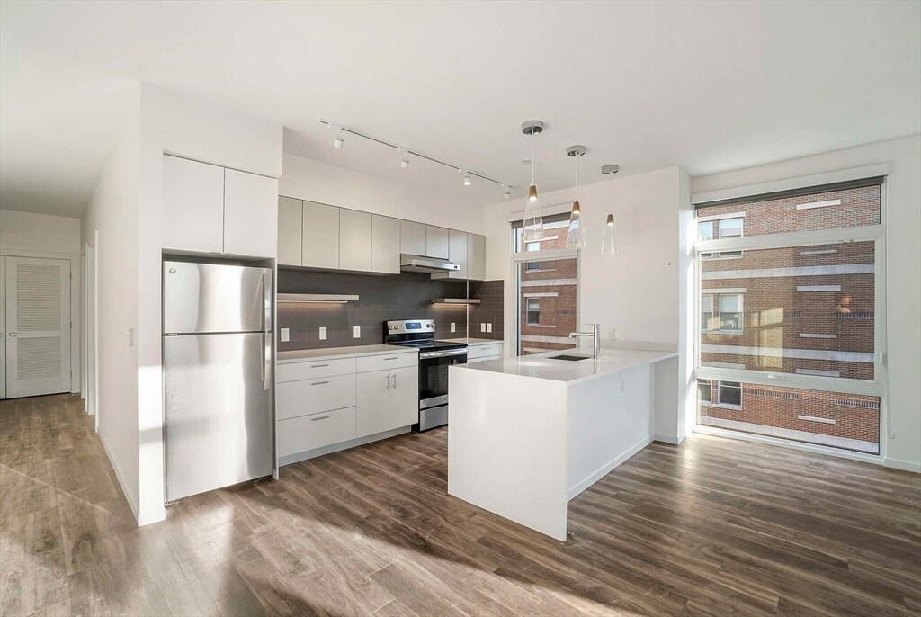 839 Beacon St in Boston, MA - Building Photo