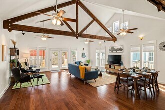 435 Hays St in Dripping Springs, TX - Building Photo - Building Photo