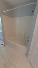 7640 NW 182nd Ter, Unit 108 in Hialeah, FL - Building Photo - Building Photo