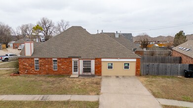 1801 SW 24th St in Moore, OK - Building Photo - Building Photo