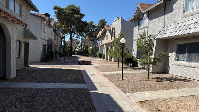 882 Ripple Way in Las Vegas, NV - Building Photo - Building Photo