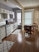 589 E Losey St, Unit 591 E. Losey in Galesburg, IL - Building Photo - Building Photo