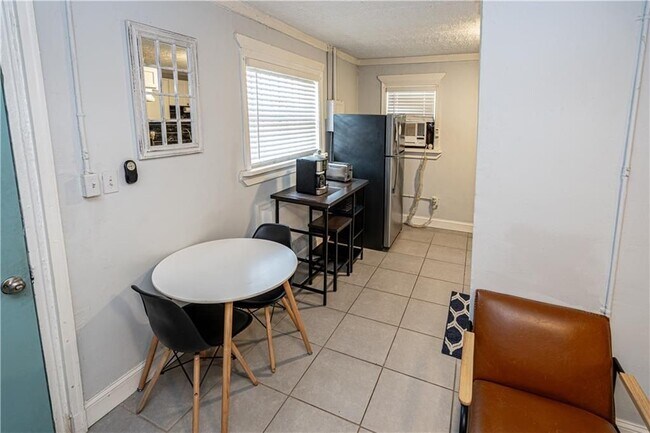 235 Walnut St NW in Atlanta, GA - Foto de edificio - Building Photo