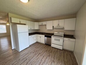 1903 Cedarhill Dr, Unit Unit B in Killeen, TX - Foto de edificio - Building Photo