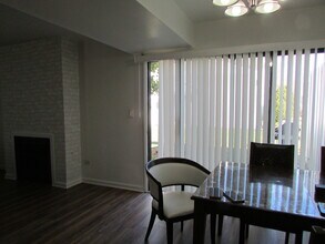 848 Oxford Pl in Wheeling, IL - Foto de edificio - Building Photo