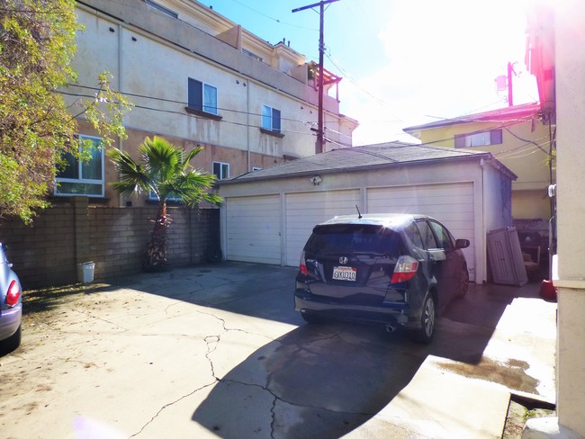 4908 Tujunga Ave in North Hollywood, CA - Building Photo - Building Photo