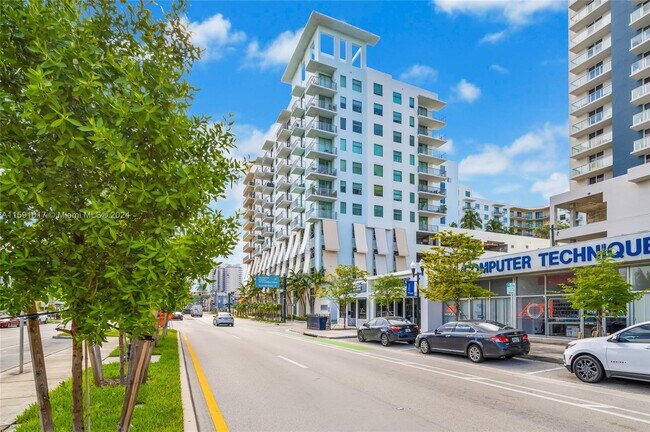 property at 140 S Dixie Hwy