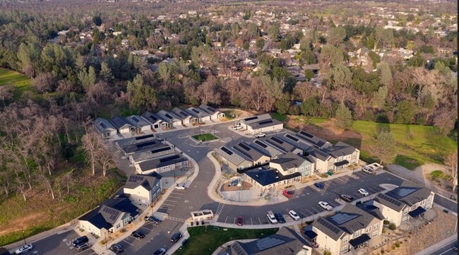 1230 Old Alturas Rd in Redding, CA - Building Photo - Building Photo