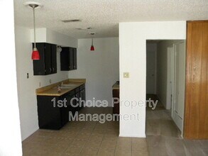 7043 Crosstimbers Ln in North Richland Hills, TX - Building Photo - Building Photo