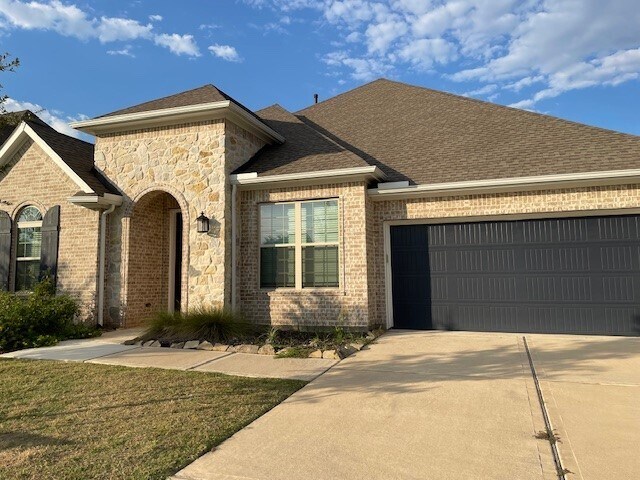 5831 Turquoise Hl Ln in Richmond, TX - Foto de edificio
