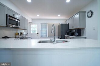1636 Great Falls St in McLean, VA - Building Photo - Building Photo