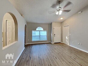 8537 English Oak Dr in Jacksonville, FL - Foto de edificio - Building Photo