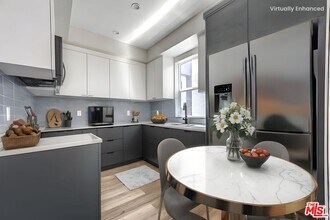 6700 Balboa Blvd in Los Angeles, CA - Building Photo - Building Photo