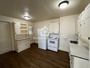 330 E 12th St, Unit 2 in Anderson, IN - Building Photo - Building Photo