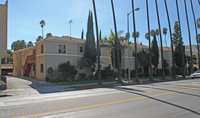 7762-7770 Hollywood Blvd in Los Angeles, CA - Building Photo - Building Photo