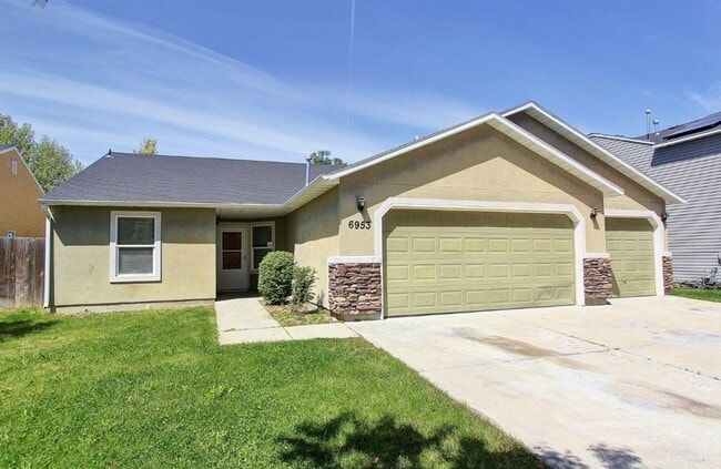 property at 6953 S Boysenberry Ave