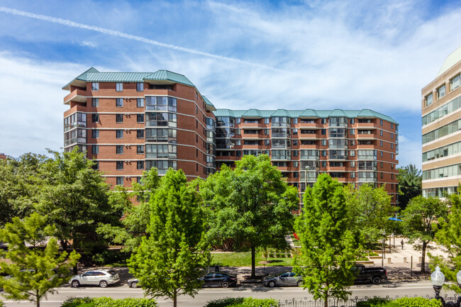 1001 Eastview at Ballston Metro in Arlington, VA - Building Photo - Building Photo