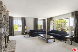 2160 Winona Blvd in Los Angeles, CA - Building Photo - Building Photo