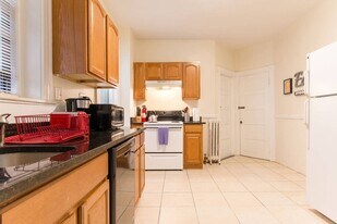 1249 Beacon St, Unit 2 in Brookline, MA - Building Photo